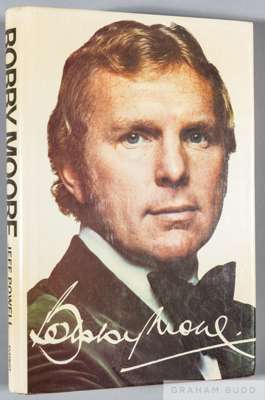 Bobby Moore biography by Jeff Powell, signed by 21 members of the England 1966 squad