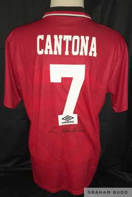 Manchester United Eric Cantona signed shirt 1993 double season Premier League and FA Cup winners, 
 Umbro shirt, size medium. Autographed by Eric to r