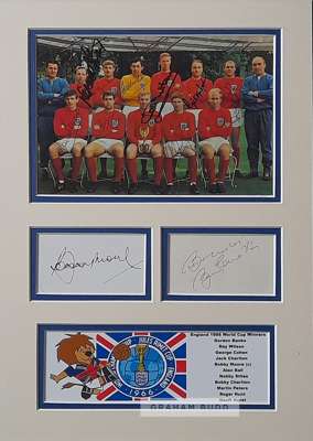 England 1966 World Cup winners mounted display, 
 features team photo hand signed by  Alan Ball, Geoff Hurst, Martin Peters, Gordon Banks, Roger Hunt,