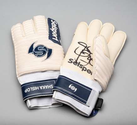 Portsmouth's Shaka Hislop signed Selspert goalkeeper's gloves