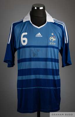 Signed blue No.6 France International short-sleeved shirt, 
 Adidas, XL, with v-neck collar and embroidered badge inscribed FFF, the front of the shir