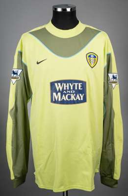 Paul Robinson green No.1 Leeds United goalkeepers jersey, 2003-04, 
 Nike, XL, with crew-neck collar and embroidered cloth badge inscribed LUFC, the r