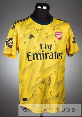Carl Jenkinson squad signed yellow and navy Arsenal no.25 away jersey, in the International Champions Cup, 16th July to 10th August 2019,
 short-sleev
