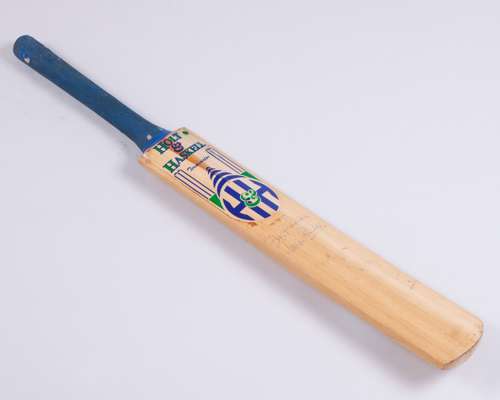 Vivian Richards autographed Holt & Haskell Terminator cricket bat