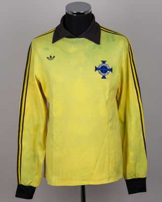 Pat Jennings yellow and No.1 Northern Ireland goalkeepers shirt, 1980-81