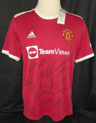 Manchester United 2021-22 season signed jersey, 
 brand new with adidas tags still attached signed by 18 of the squad, Bruno Fernandez, Telles, Cristi