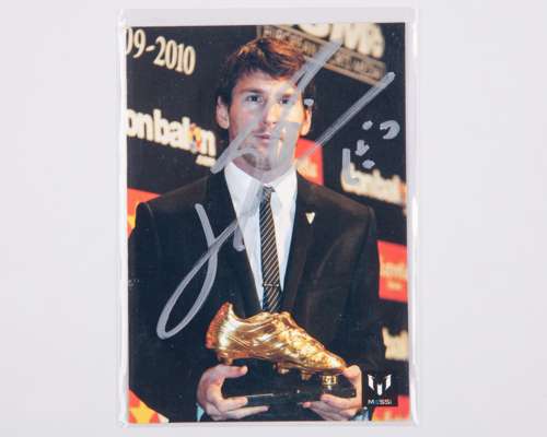 Lionel Messi autographed Icons No.51 Official Messi Card Collection trading card