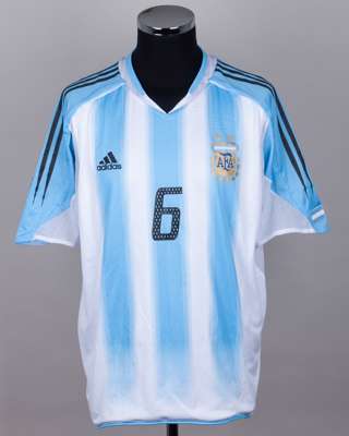 Gabriel Heinze blue and white No.6 Argentina short-sleeved shirt, 2003-04