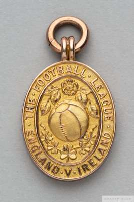 Tom Wilson 9ct gold 1928 Football League Representative Medal
 the obverse inscribed THE FOOTBALL LEAGUE ENGLAND V IRELAND, the reverse inscribed WIND