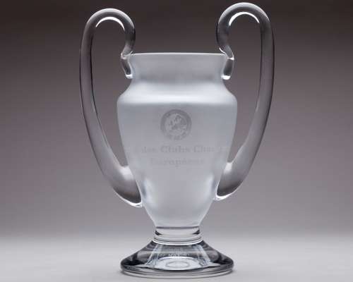 Sammy Lee The European Cup presentation glass trophy, 1981