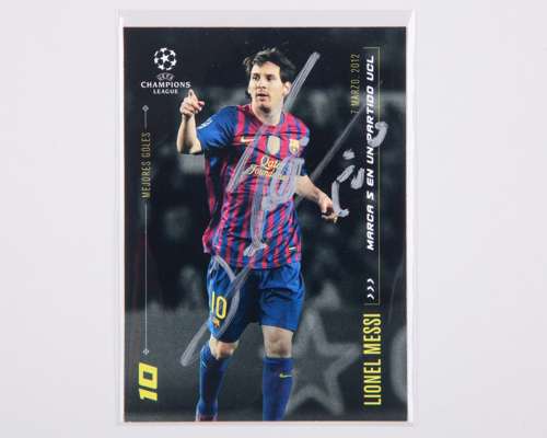 Lionel Messi autographed Barcelona Champions League Topps Mejores Goles trading card
