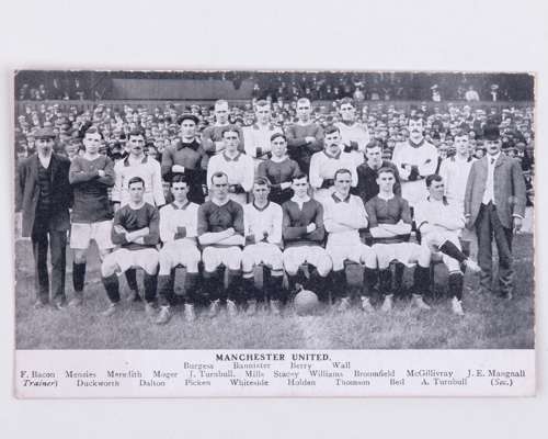 1907 Manchester United team line-up postcard