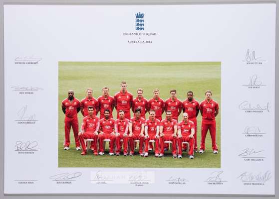 CRICKET - England cricket team v Australia 2014 team signed photograph overall size 16.5” x 11.75”. Ex James Tredwell (Kent & England) collection. 

S