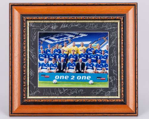 Everton 1999-2000 team photograph with autographed mount