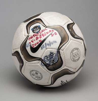 Matchball from Arsenal's Premier League clinching match v rivals Tottenham Hotspur at White Hart Lane, 25th April 2004, signed by the four goalscorers