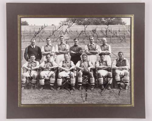 Arsenal autographed black and white team photograph c.1930s