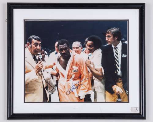 Joe Frazier autographed colour photograph post defeating Jerry Quarry