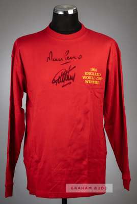Geoff Hurst & Martin Peters signed red 1966 England World Cup Winners retro jersey,
 signed in black marker pen on front, with Sporting Legends COA, s
