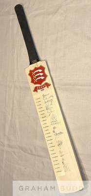 England: Essex County Cricket Club signed full size cricket bat, 2022 season team signed cricket bat,
 This cricket bat is official Essex CCC licensed