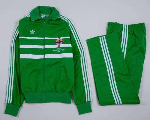 Pat Jennings green and white Spain World Cup tracksuit top and bottoms, 1982