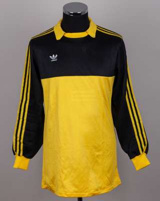 Julio Cesar Arzu yellow and black No.21 Honduras World Cup match worn goalkeepers shirt, 1982