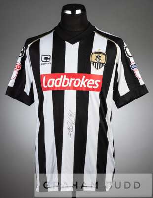 Alan Smith signed black and white striped Notts County no.4 home jersey, season 2016-17,
 short-sleeved with SKY BET LEAGUE TWO EFL sleeve badges, clu