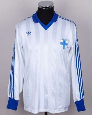 Erkka Petaja white and blue No.15 Finland v. Holland long-sleeved shirt, 1989