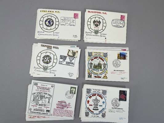 Selection of football First Day Covers,
 include full set of Football League commemorating series, these were pre-Dawn covers, Dawn bought up stock (2