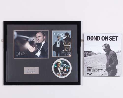 Daniel Craig, Casino Royal an autographed display