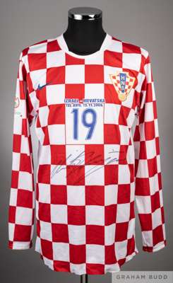 Niko Kranjcar signed red and white No.19 Croatia v. Israel Euro 2008 Qualifier match issue shirt, 2006, 
 Nike, XL, long-sleeved, the right sleeve wit