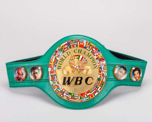 A replica WBC belt autographed by Roberto Durante