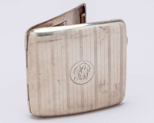 A white-metal cigarette case commemorative 1905 F.A.Cup cigarette case