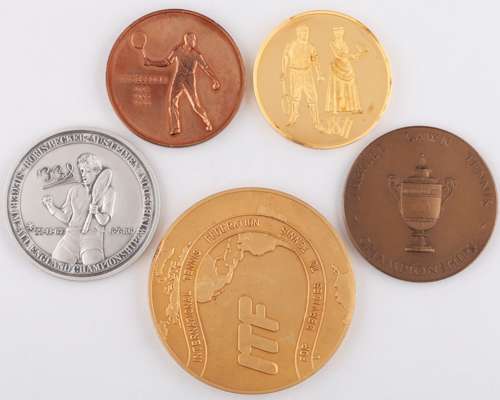 Silver-gilt Wimbledon Centenary Year 1877-1977 souvenir medallion