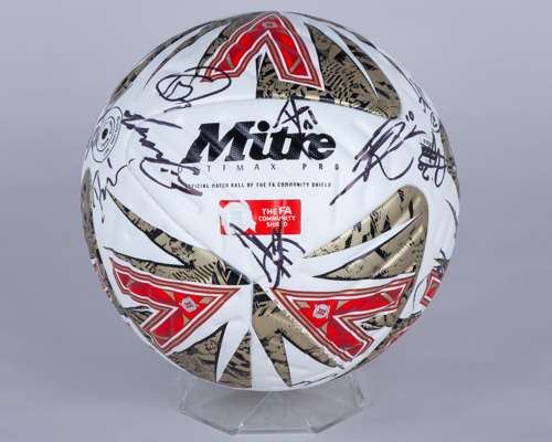 Crystal Palace v. Liverpool, FA Community Shield, match issued, Mitre, squad signed ball