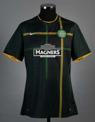 Liam Henderson green and yellow No.53 Celtic v. Tottenham Hotspur short-sleeved match worn jersey, 2014-15, 
 Nike, M, with v-neck collar and embroide