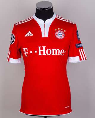 Danijel Pranjic red and white No.23 Bayern Munich v. Manchester United issued shirt, 2010