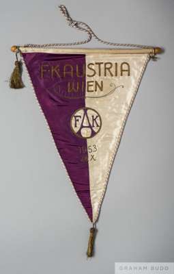 Official purple and white F K Austria Vienna Friendly match pennant, 1953
 of triangular design, inscribed F.K. AUSTRIA, WIEN, AFK, 1953, 28. X., hang