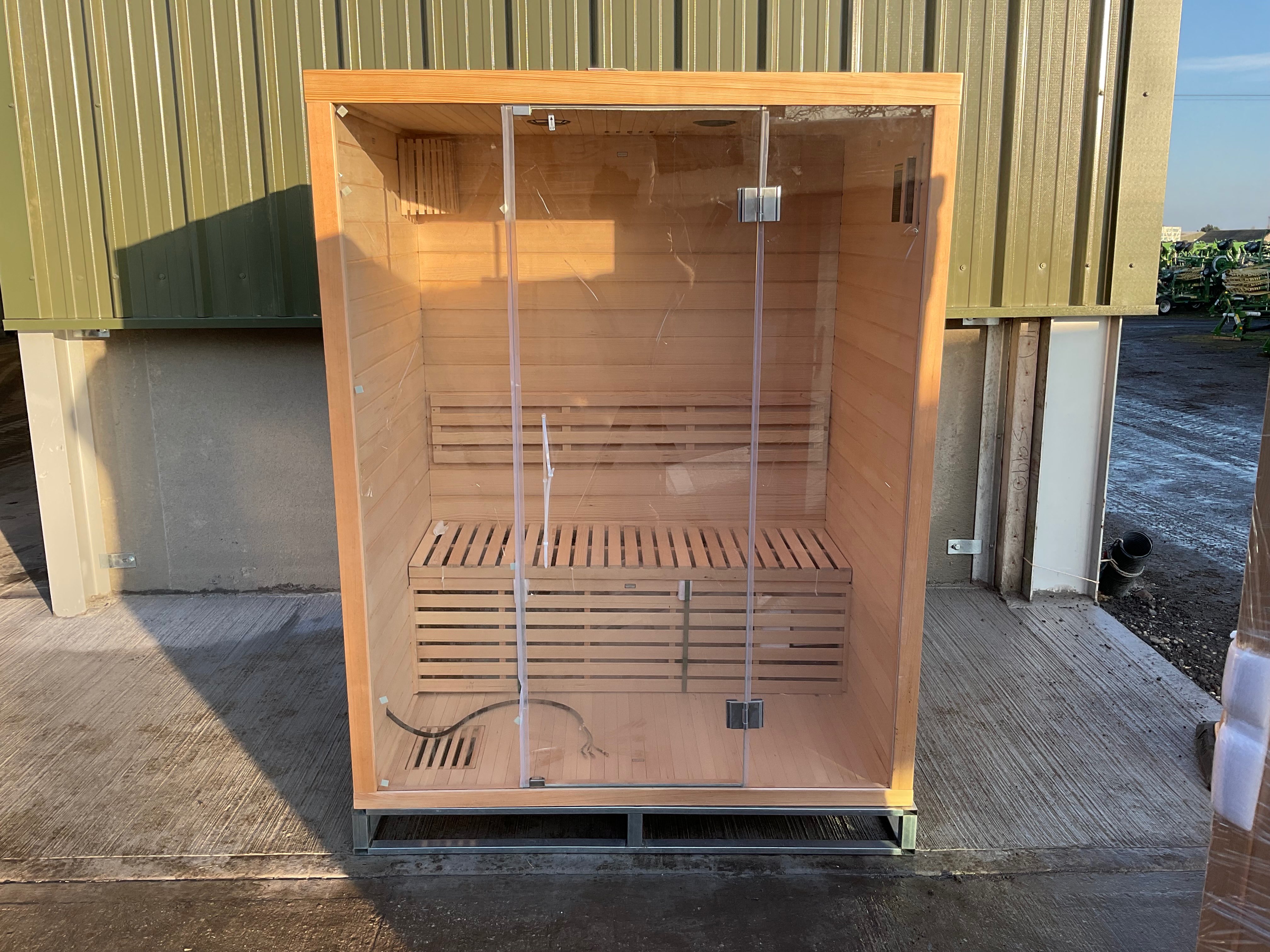 Unused 10ft Container Vending Units & Electric Container/Wooden Sauna Rooms, due to Stock Clearance