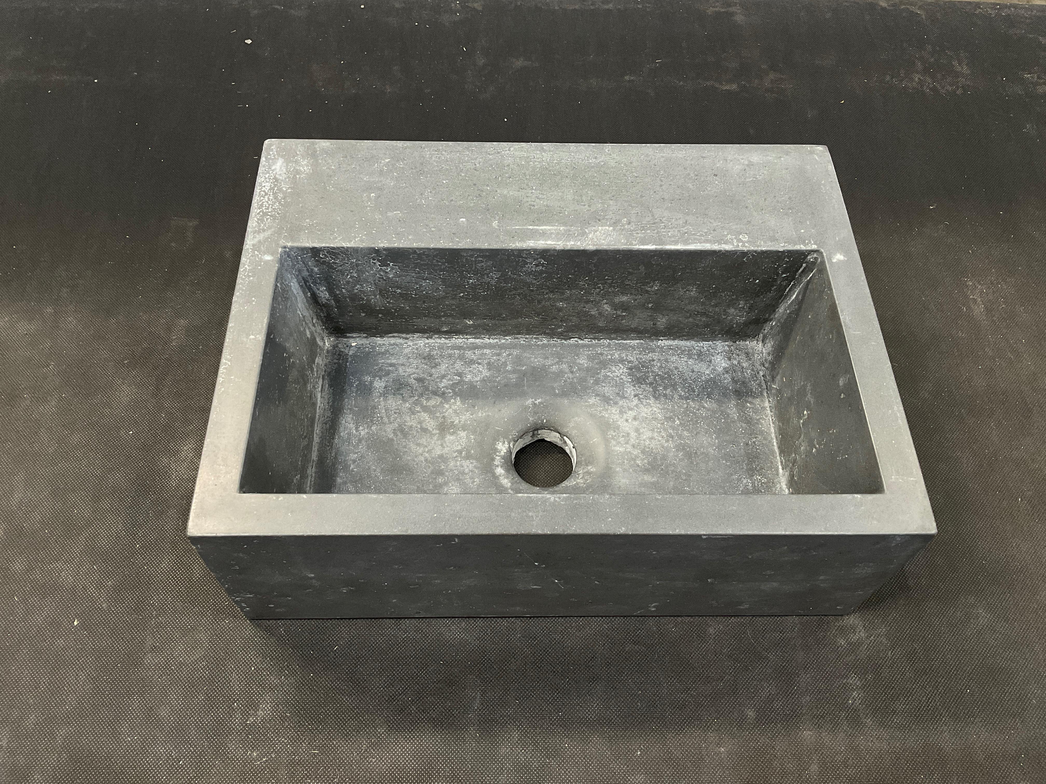 Machinery, IT Equipment, Luggage Bags, Polished Concrete Sinks, Bed Frames & more, due to Stock Clearance | Shipping & Loading Available