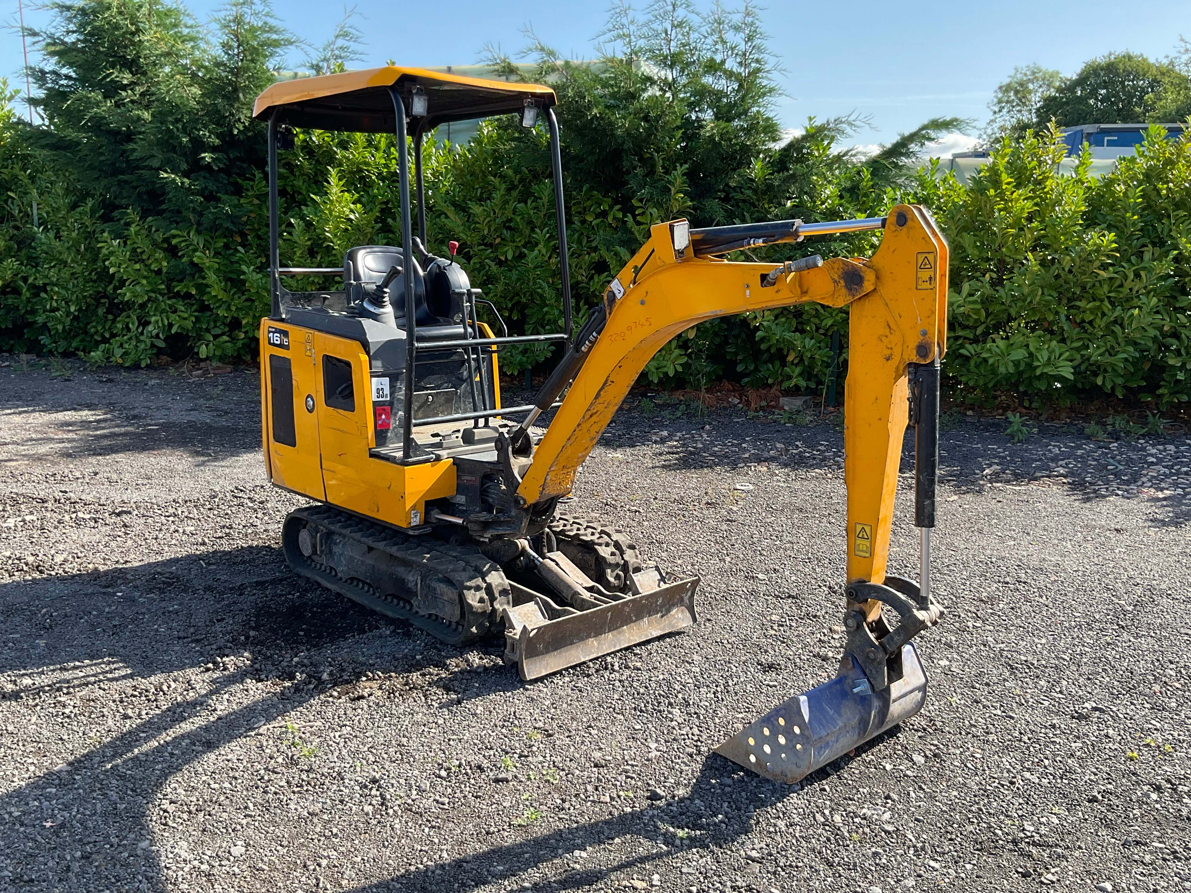 New Holland Combine Harvester, Merlo Telehandler, DAF Gully Sucker & JCB Mini Excavators, due to Clearance | Subject to Vendor Approval