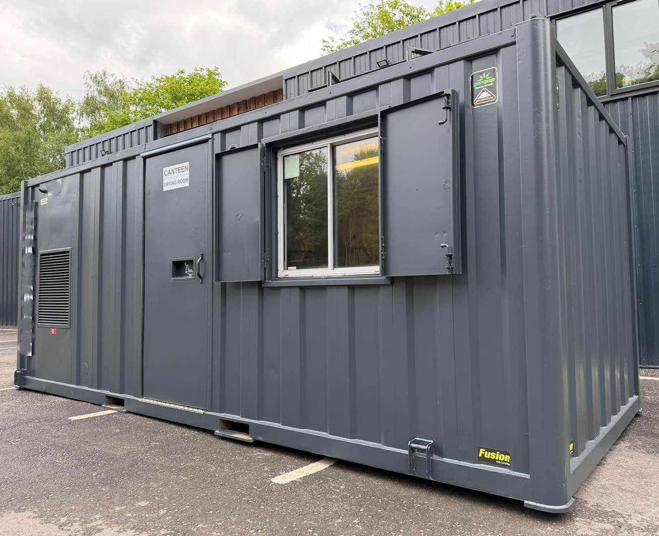 4 Bay AVFlex Modular Open Plan Canteen/Office & 20ft Fusion Groundhog Welfare Unit, due to Fleet Renewal | Subject to Vendor Approval