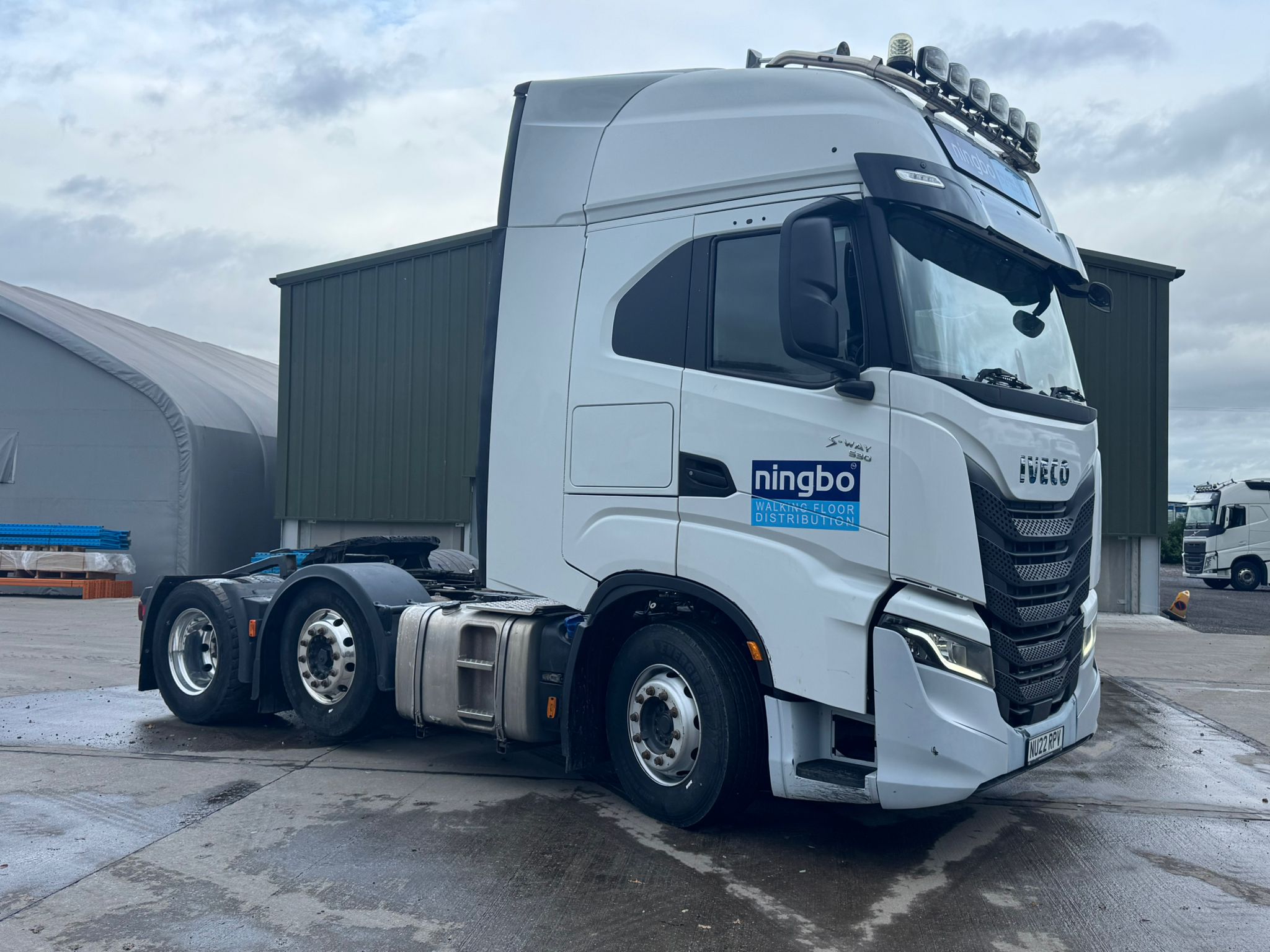 Commercial Vehicles to include Tractor Units, Skip Loader, Curtainside Lorries, Tri-Axle Skeleton Trailer, Minibus & more on behalf Finance Company | Subject to Vendor Approval