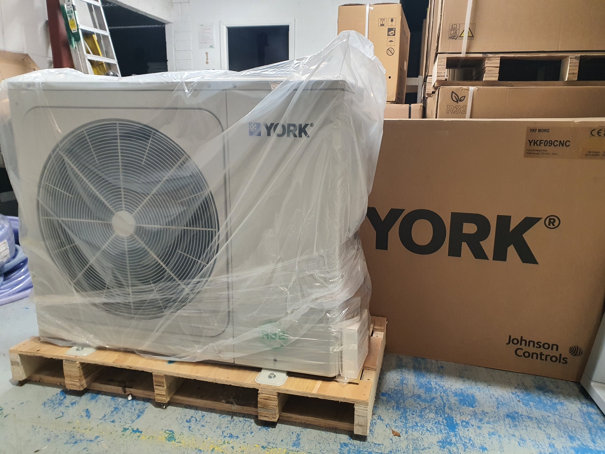 Unused & Boxed 14kW – 5kW Monoblock Air Source Heat Pumps, due to Stock Clearance
