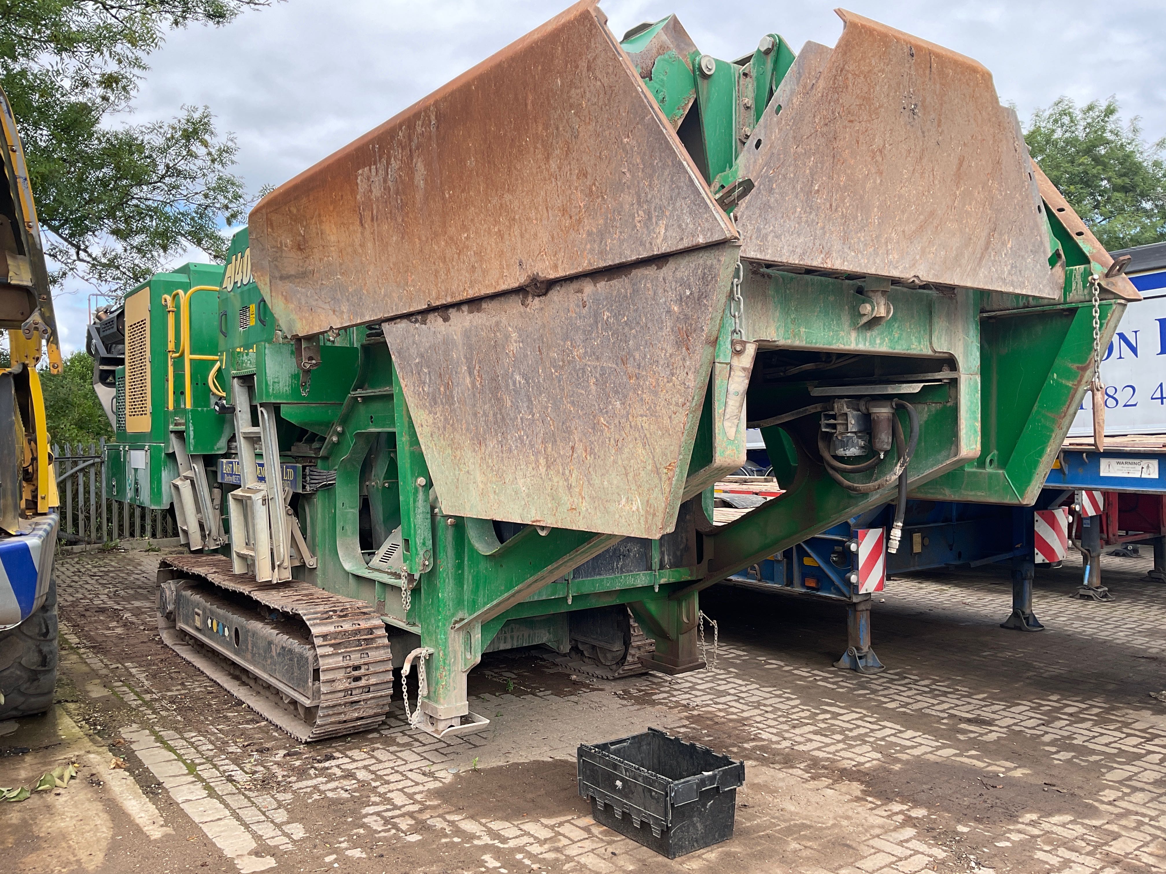 Demolition Plant & Commercial Vehicles to include Screener, Excavators, Dumpers, Loaders, Telehandlers & more on behalf of the Liquidators of East Midlands Demolition Ltd. & Major Finance Company | All Winning Bids are Subject to Vendor Approval