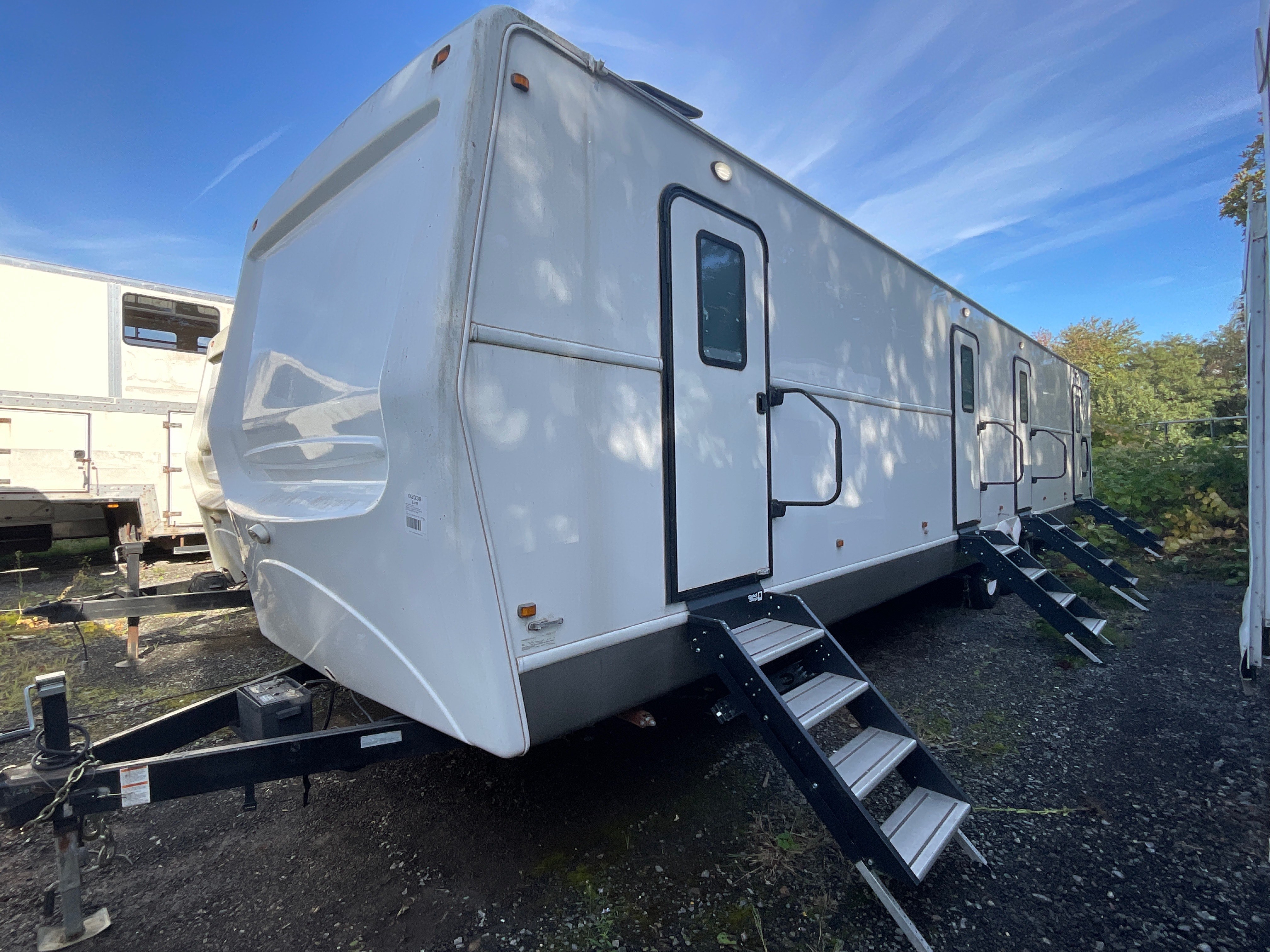 Film & TV Location Trailers, RVs & Vehicles on behalf of HNA Facilities, due to Business Restructure | Subject to Vendor Approval