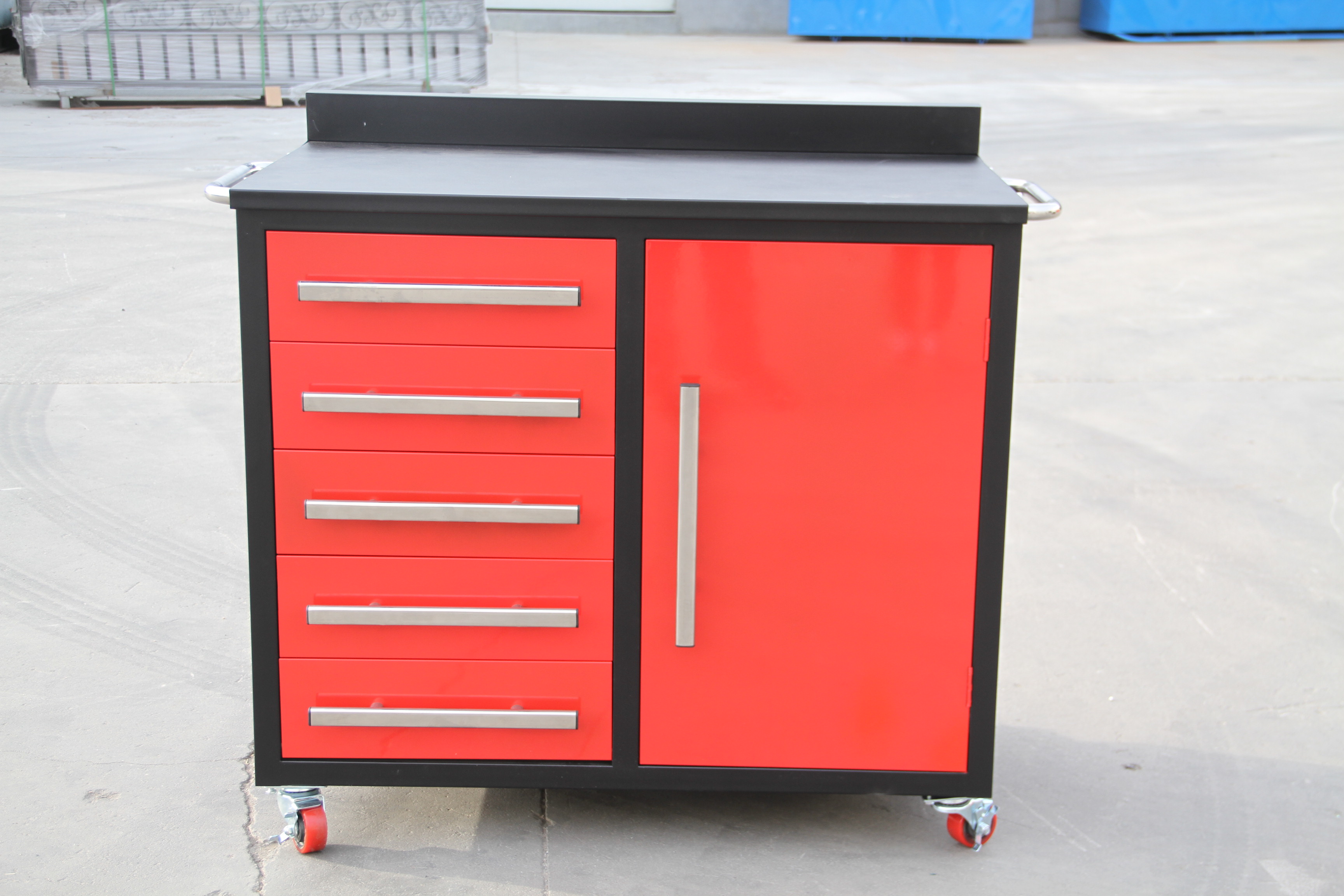 Unused Electric & Bi-Parting Gates & Phixwell Workbenches | Loading & Shipping Available | Subject to Vendor Approval