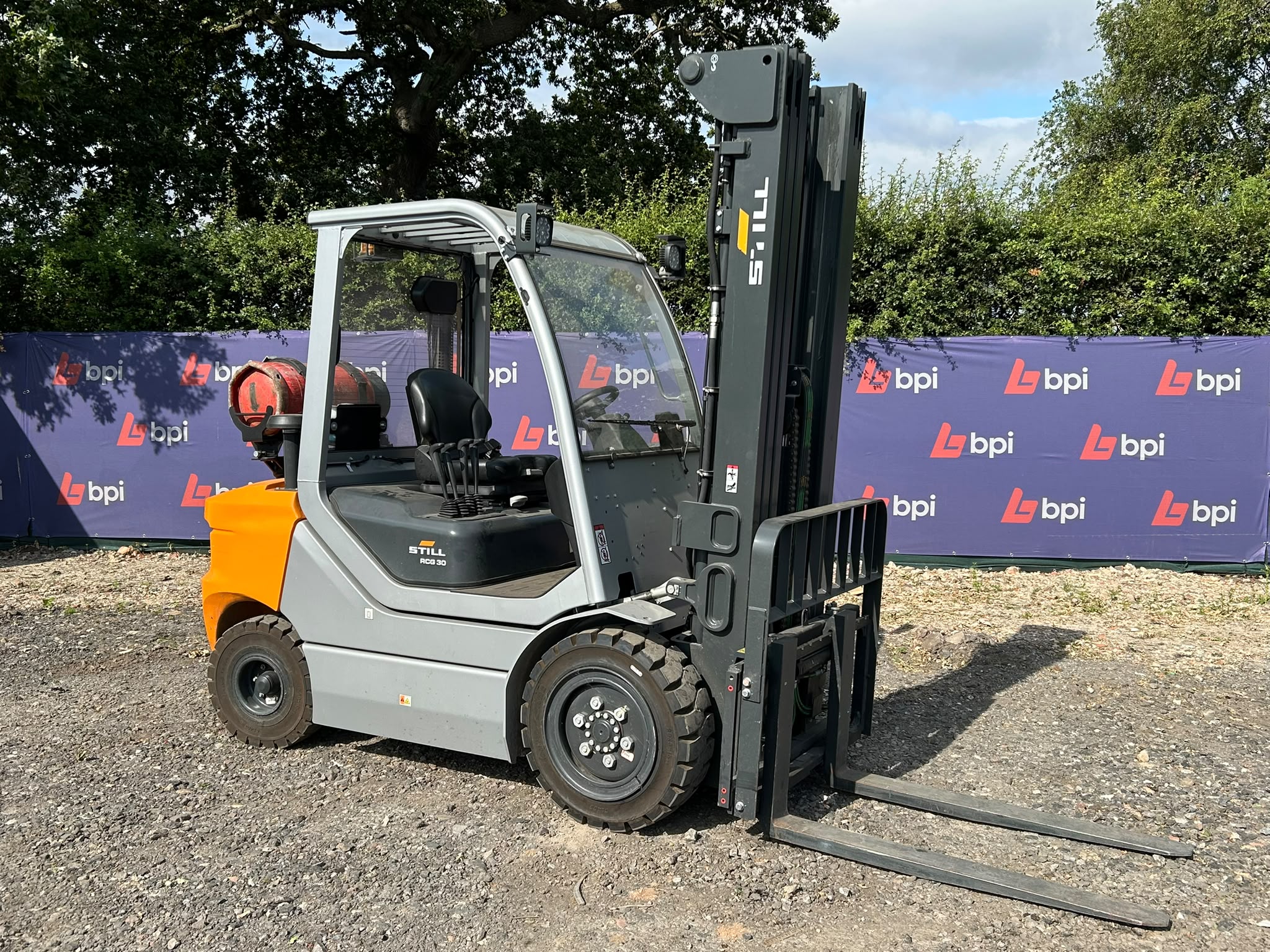Forklift Trucks, Multidirectional Sideloader, Electric Tow Tug Tractor, & Trailer Mounted Cherry Picker on behalf of Finance Company | Subject to Vendor Approval