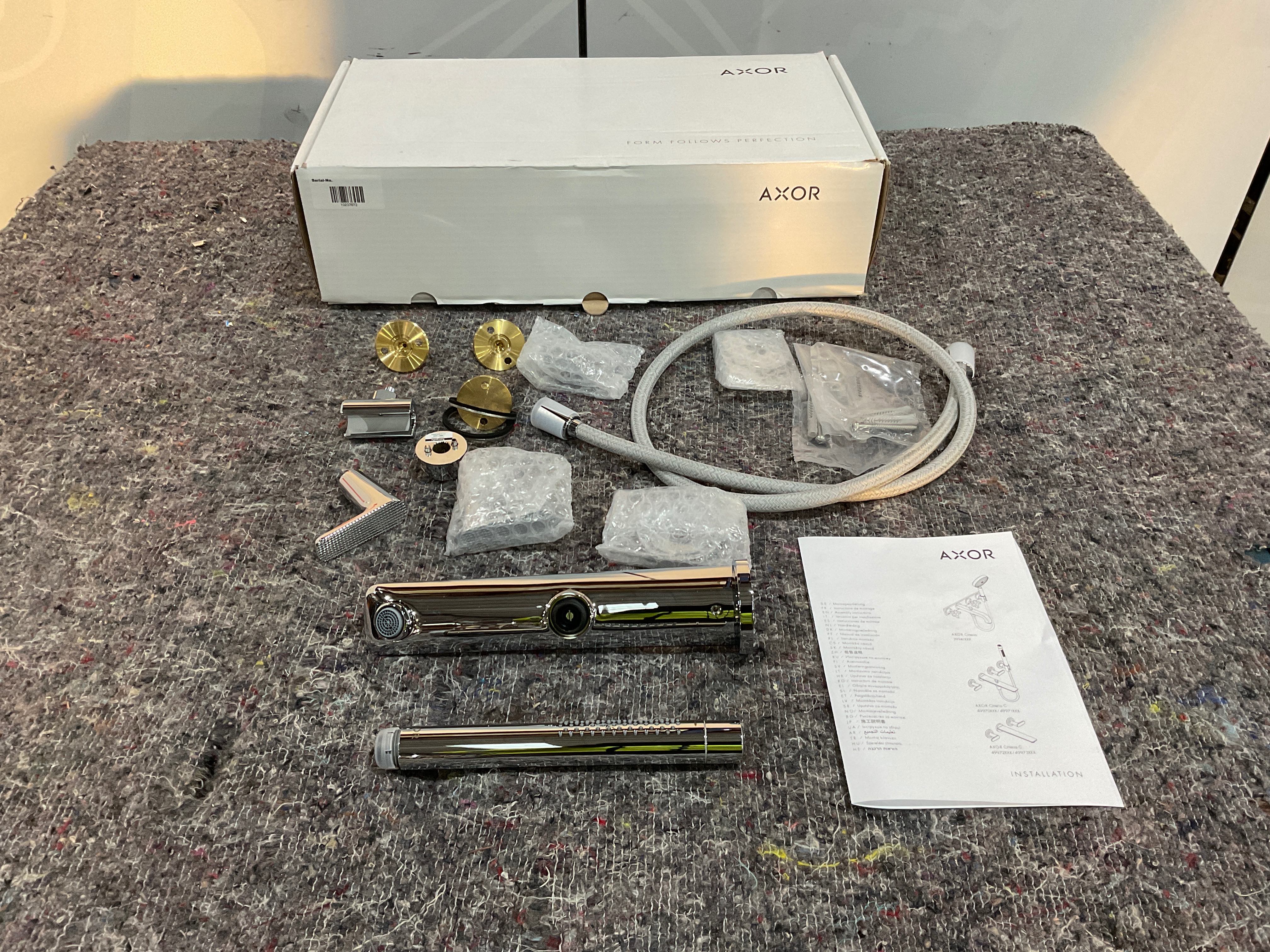 New & Unused Bathroom Equipment to include Villeroy & Boch, Victoria & Albert, Hansgrohe & more | Loading & Shipping Available | No Reserve | No VAT on Hammer