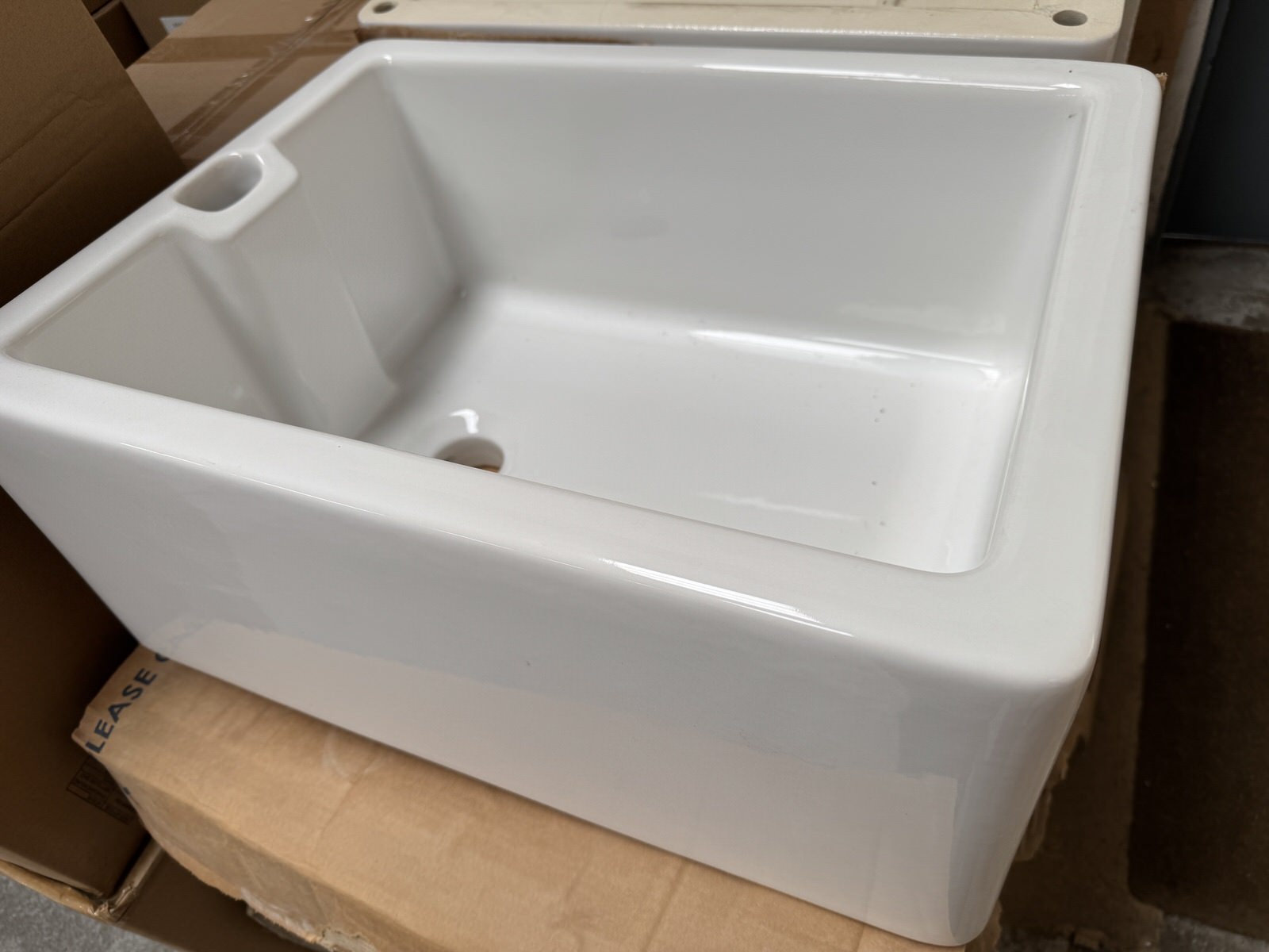 New Branded Quality Bath Wares & Bathroom Equipment, due to Clearance | No Reserve
