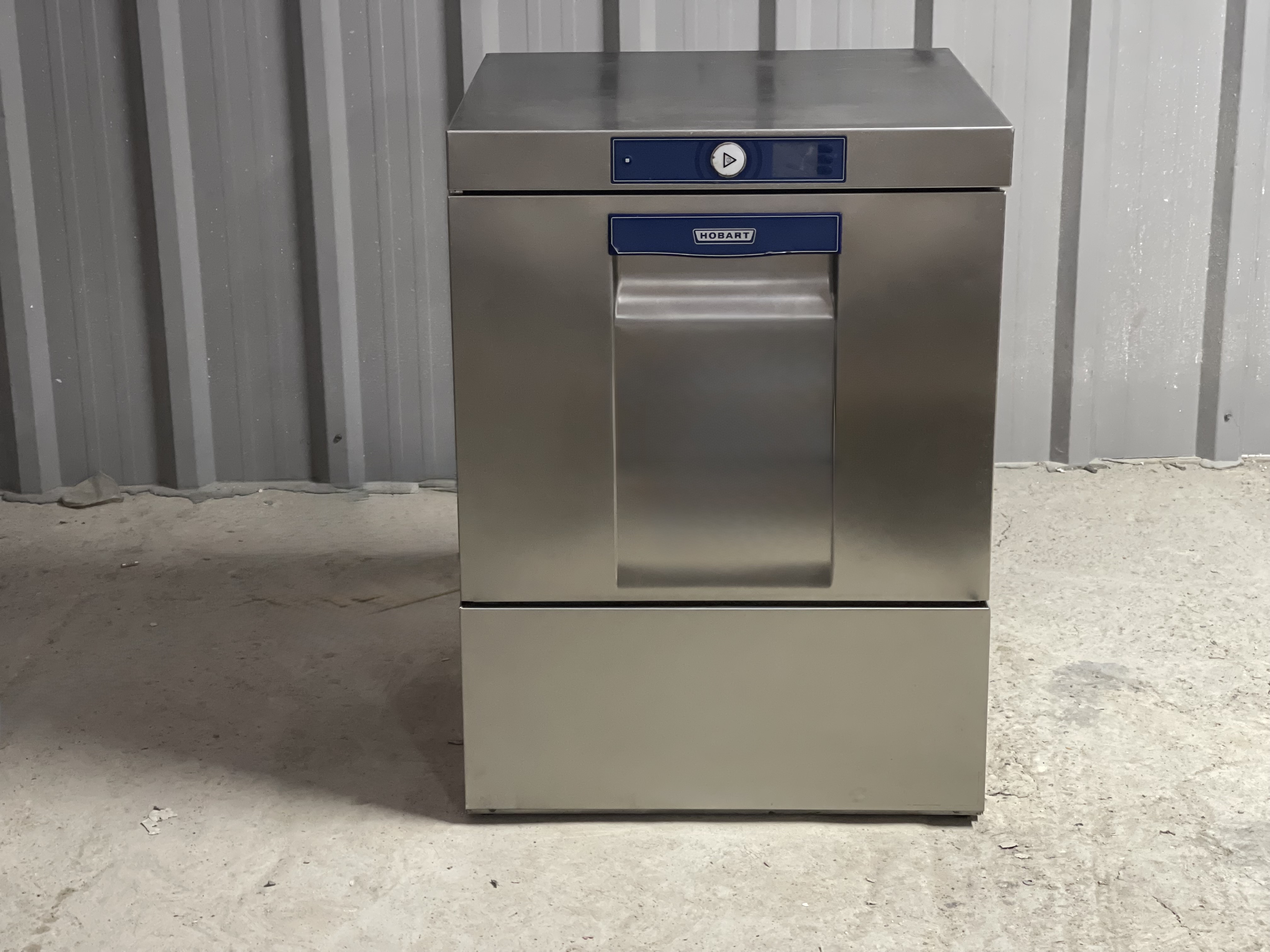 Commercial Catering Equipment to include Towable Catering Trailers, Ovens, Blast Chillers, Fridges, Food Displays, Dishwashers, Fryers & more, due to Clearance